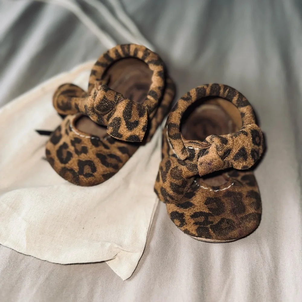 Freshly Picked Leopard Bow Moccs Size 3 FP Printed Suede Soft Sole Mary Jane